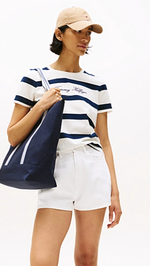 Tommy Hilfiger: Značka, kter&aacute; se nos&iacute; s hrdost&iacute;
